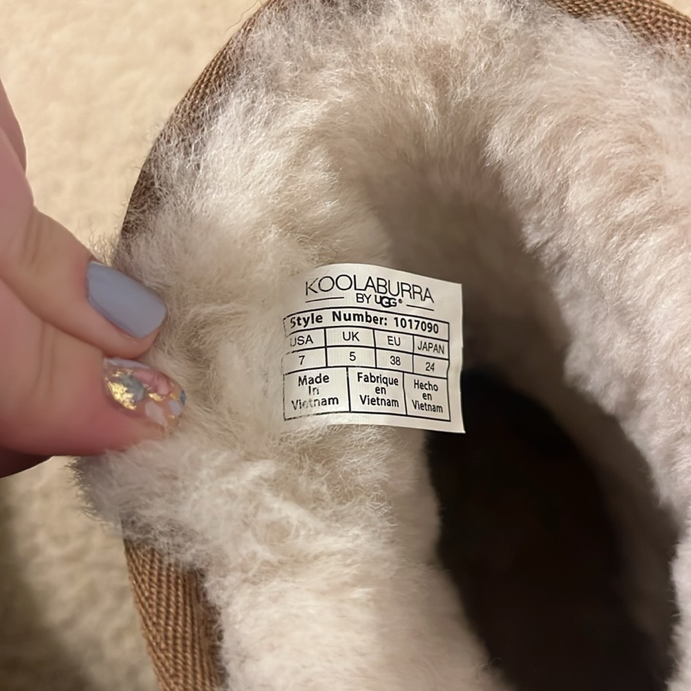Koolaburra by UGG 1017090 Classic Boots - Picture 5 of 5